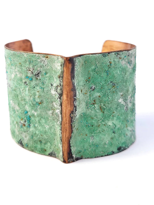 Brazalete de cobre patinado
