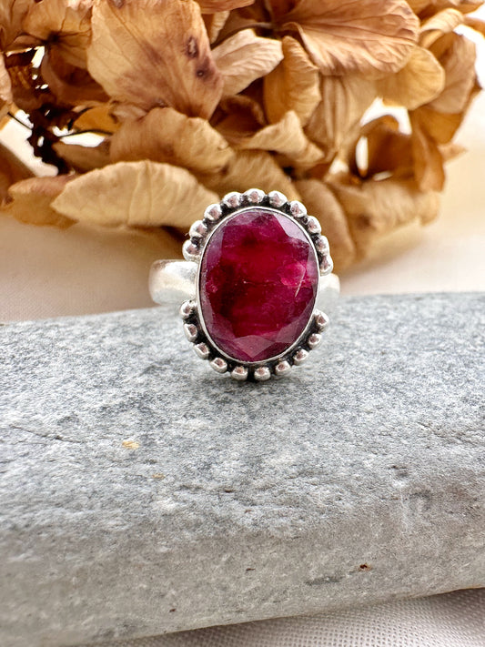 ANILLO DE PLATA Y RUBÍ