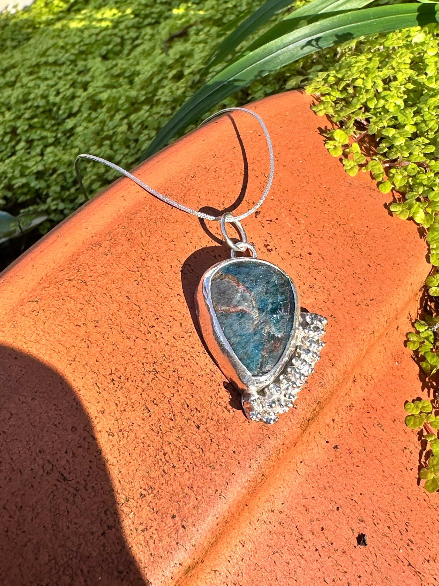 COLGANTE DE PLATA Y APATITA ARRECIFE