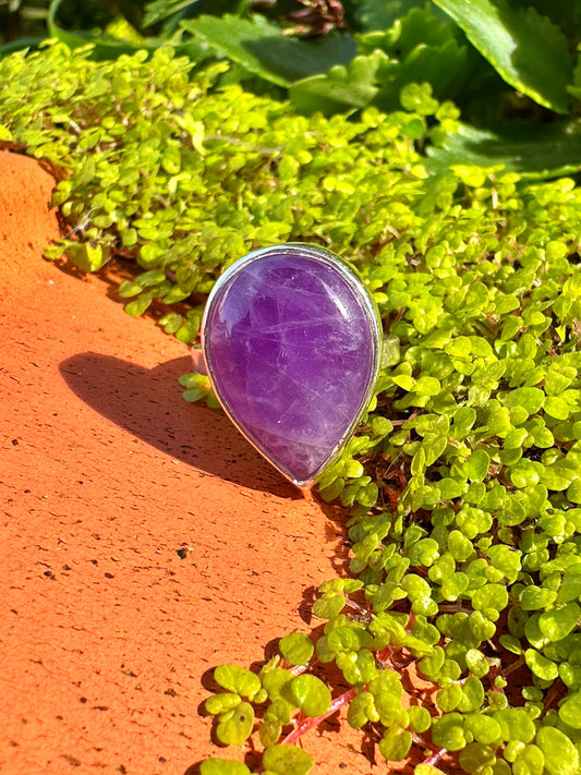 ANILLO DE PLATA CON GOTA DE AMATISTA