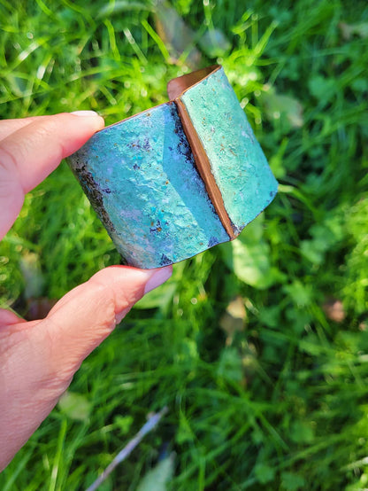 Brazalete de cobre patinado