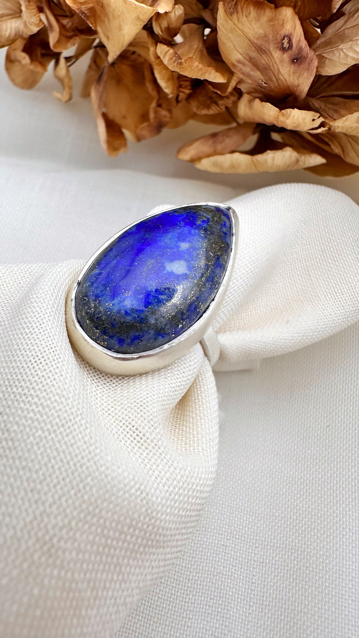 Anillo de plata y lapislazuli