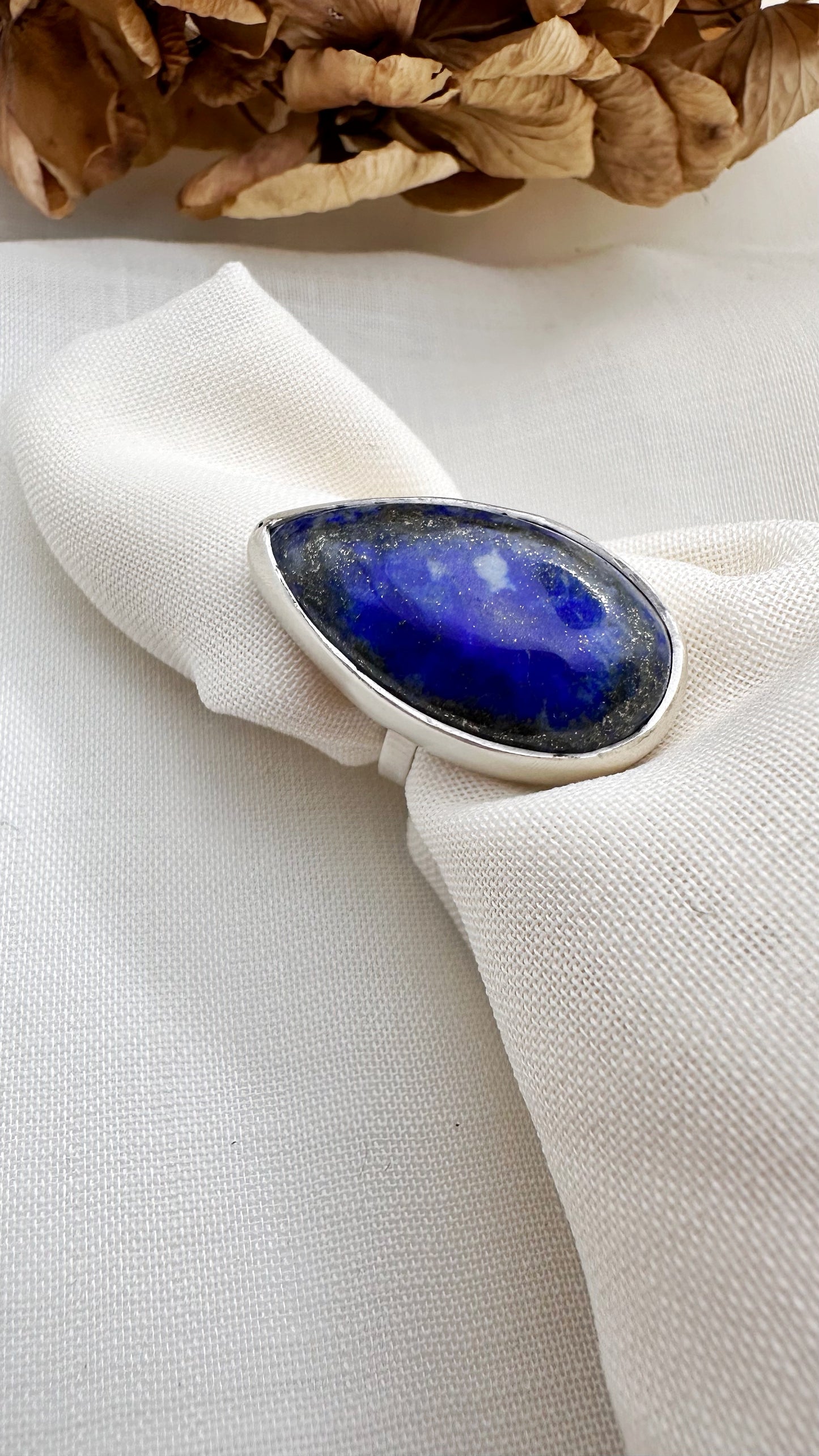 Anillo de plata y lapislazuli