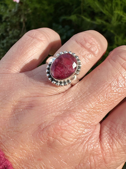ANILLO DE PLATA Y RUBÍ