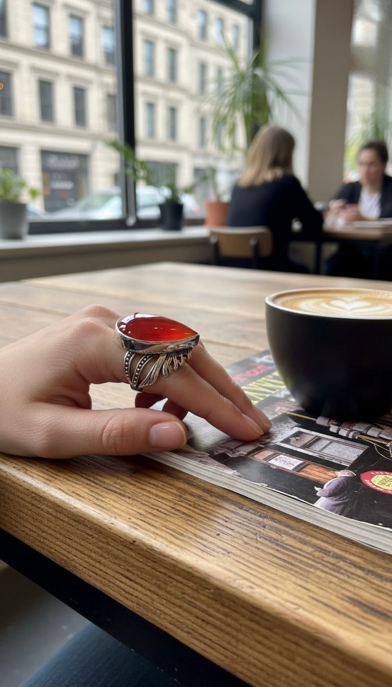 ANILLO PLUMA DE PLATA Y CORNALINA